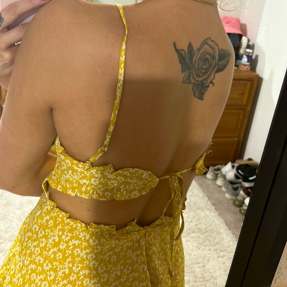 Backless Sundress - Picture 2 of 4